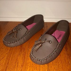 L’AMOUR size 9 girls loafer shoe